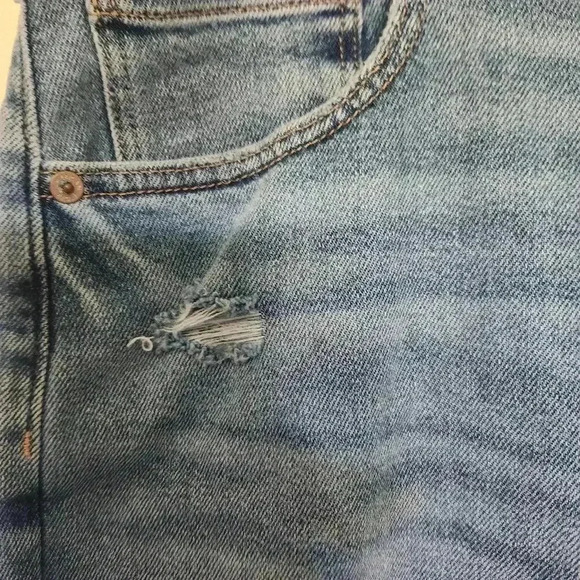 American Eagle Women's *NWOT Mom Distressed Blue Denim Jeans Size 20 - Picture 4 of 12